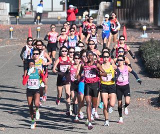 ハーフはアキドルが３連覇　山陽女子ロード １０キロは川村Ｖ