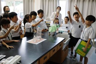 津山 ２７年度統合の清泉小と成名小　レクリエーションで親睦深める