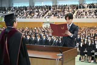 ３４６８人 期待胸に新たなスタート　岡山大入学式