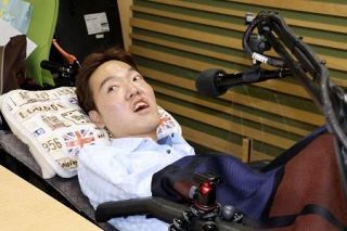 番組パーソナリティーは難病で寝たきりの会社社長　「誰かの背中を押せたなら」リスナーに届ける、自分だからこその言葉