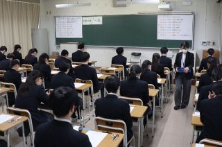 岡山県内公立高 一般入試始まる　５８校、６２００人が出願