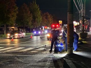 軽乗用車が電柱に衝突　同乗の小１女児重体