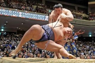 豊昇龍が初黒星、３大関敗れる　琴桜４敗目、横綱照ノ富士は休場