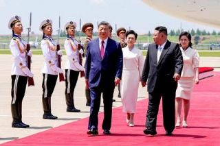 【中朝首脳会談】習氏、米ロにらみ緊密演出　金氏、核「黙認」狙う