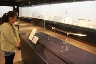 刀剣の基礎知識学ぼう　備前長船刀剣博物館で特別展開幕