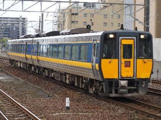 ジェットコースター顔負け、山陰の特急列車“特等席”を味わう