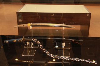 仏で展示の備前刀の脇差し披露　　備前長船刀剣博物館　２０日まで披露
