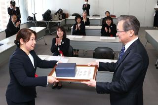 保育課題に向き合う日々に敬意と感謝　山陽新聞社会事業団 優良保育士７人表彰
