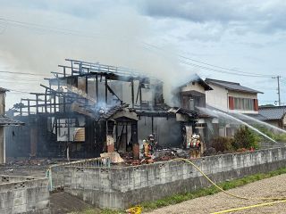 瀬戸内で空き家全焼