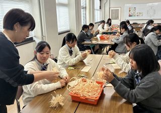 森林保全の重要性や木材の魅力学ぶ　瀬戸南高生 ヒノキ題材に特別授業