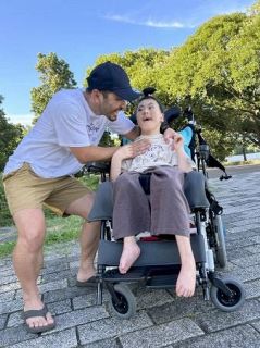 染色体異常「幸せ」一冊に　写真集出版向けクラファン　１８トリソミーの家族団体