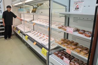 真庭の松川食品 工場に初の常設店　看板商品の焼き鳥など７０種販売