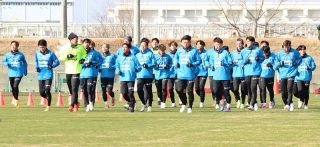 Ｊ１初参戦のファジ本格始動　開幕まで１カ月余 ３０人が汗流す