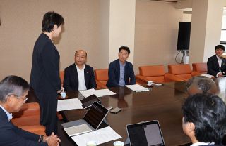 航路維持と渋滞緩和に協力を　笠岡市が地元県議２人に要望