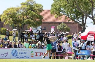 決勝Ｒへ上位争いは混戦模様　山陽新聞レディース杯ゴルフ第２日　森彩乃がこの日２人目のエース【随時更新中】