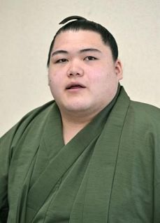 新関脇・王鵬「勝つのが仕事」　春場所へ、気を引き締める