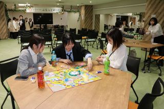 福山市が「ふらっと」開設　若者に第３の居場所を
