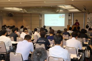 性暴力から子ども守って　防止法施行控え、弁護士が岡山で講演　被害の現状や対応を説明