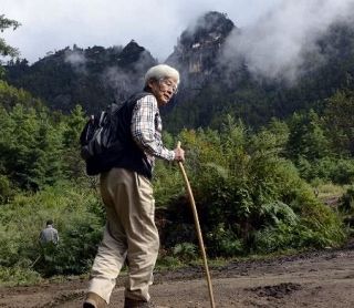 理由もないのに不気味に感じる人がいます。頭の中の警告を無視して一緒に仕事をすべきでしょうか？