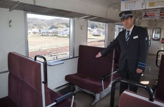 【ロケ地探訪＠備中魅力再発見】⑩井原鉄道（井原市東江原町）　映画「恋は光」　車窓に流れるのどかな田園風景