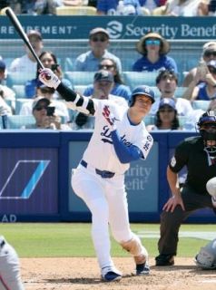 大谷が三塁打、ドジャース５連勝　鈴木４打数無安打、カブス敗れる