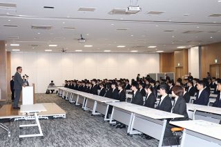 社会人になる実感新たに　岡山県内で来春採用内定式