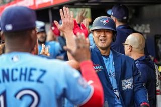 岡本２ラン、大谷二塁打　菅野先発、鈴木は４番