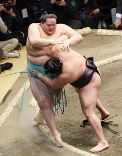 照ノ富士２敗、琴桜は昇進絶望的　豊昇龍は無傷の４連勝