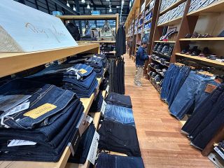 【深層ｋｅｉｚａｉ】再起へビッグジョン⑤販売改革　安売り断ち商品価値追求