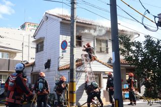 住居兼寺院を半焼　倉敷市川西町