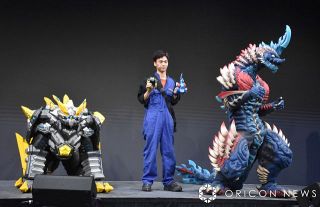 『ウルトラマンオメガ』メテオカイジュウお披露目　レキネス＆トライガロンに吉田晴登も笑顔こぼれる