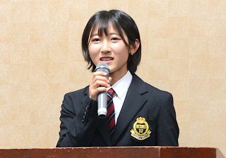 土屋舞琴選手「金メダル持ち帰る」　井原で激励会 世界大会の陸上代表