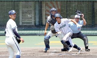 【詳細記事】学芸館、再逆転で接戦制す 倉敷商は流れ手放す　高校野球 最終日 決勝