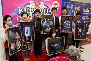 木下サーカス題材に絵画制作　緻密なタッチで演目、演者の魅力表現