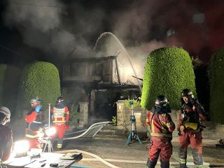 岡山で民家全焼　１人やけど