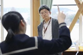 「学級担任になりたい」脳性まひの教諭が２４年目にかなえた夢　生徒に伝える「ありのままの自分でいい」