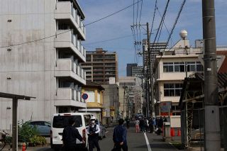 男女２人がけが 福山　トラブルか 女性は心停止 