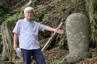 比叡山の墓２５００基記録、調査に人生かけ　墓石巡り４０年以上の小川さん、書籍出版