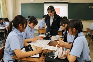 地場企業知る「学び楽舎」５年目　倉敷市 中高生対象 地元就職に効果