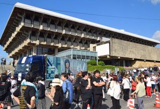 稲葉さん凱旋、津山熱狂　２年ぶりライブで全国からファン集結