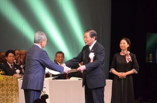 ＪＡ共済連、福山市組合などたたえる　２５年度優績組合表彰式