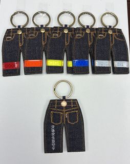 ジーンズお守り新小１へ　交通安全願い倉敷・児島の８社