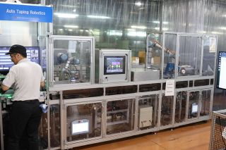 自動化システム導入を推進 工程集約した生産設備、製品の自動搬送ロボット…　広島化成 労働力人口の減少に対応