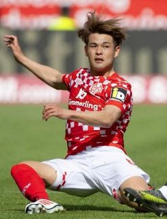 佐野海舟、先制点アシスト　サッカーのドイツ１部