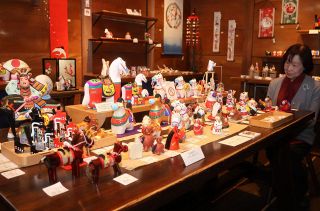 来年の干支「午」２００種類　倉敷 日本郷土玩具館で展示販売会