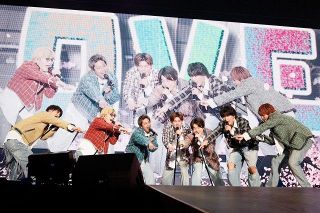 WEST.が届けた“アホカッコいい”の真髄　横浜初日で届けた“全方位の愛”と遊び心【ネタバレありライブレポ】