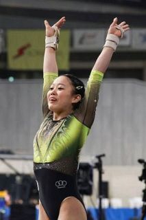 憧れのコマネチ見て技を磨く　盤石西山、全日本との２冠達成