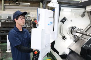 【新星駆ける】中原製作所（岡山市）で産業機器部品の旋盤加工に携わる　内田貴明さん（３０）　速度や厚み 最適を導く