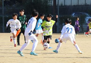 天川ＳＳ（真庭市）が優勝　サッカーのシーピー化成カップ