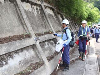 梅雨期も安全に 土砂崩れ未然防止　岡山国道事務所 のり面点検を開始